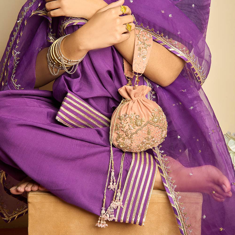 Eeshan-Khussa-kolhapuri-dazzle-by-sarah