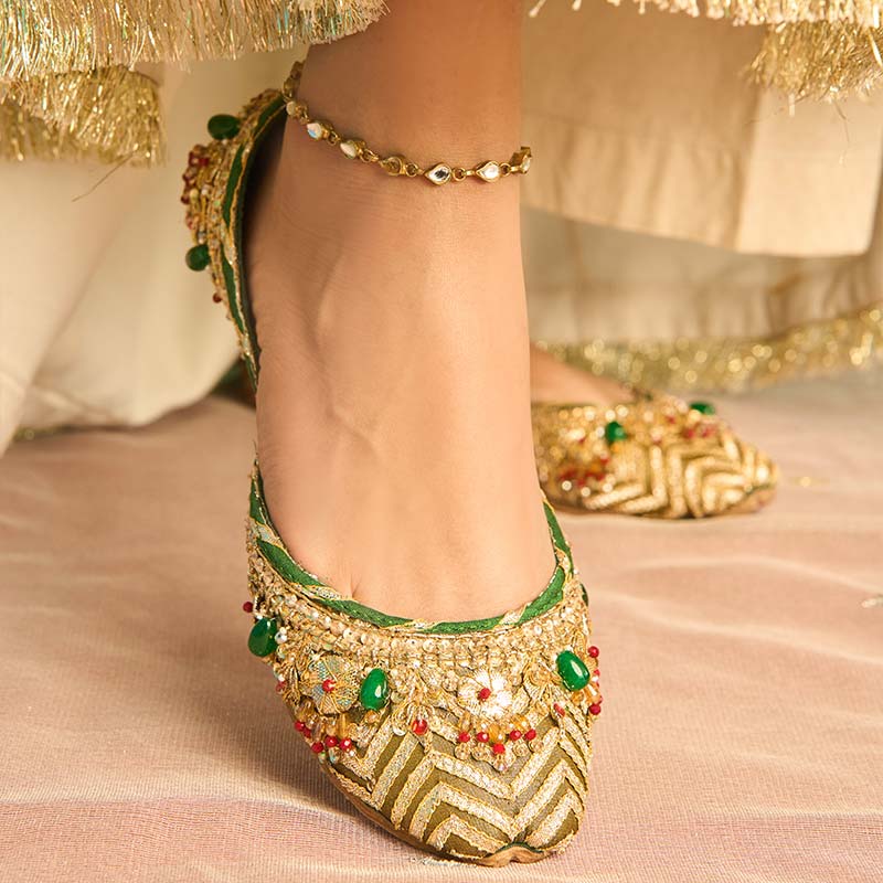 GOTTA JEWEL-Khussa-kolhapuri-dazzle-by-sarah